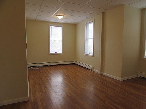 4th image of 158 Anstice St APT 4