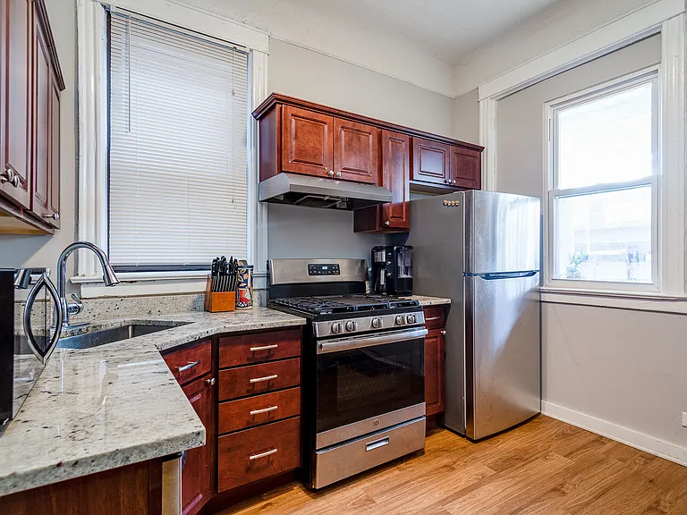 3554 N Wilton Ave #2 — Photo 12