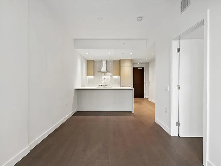 5168 Cambie St #312 — Photo 9