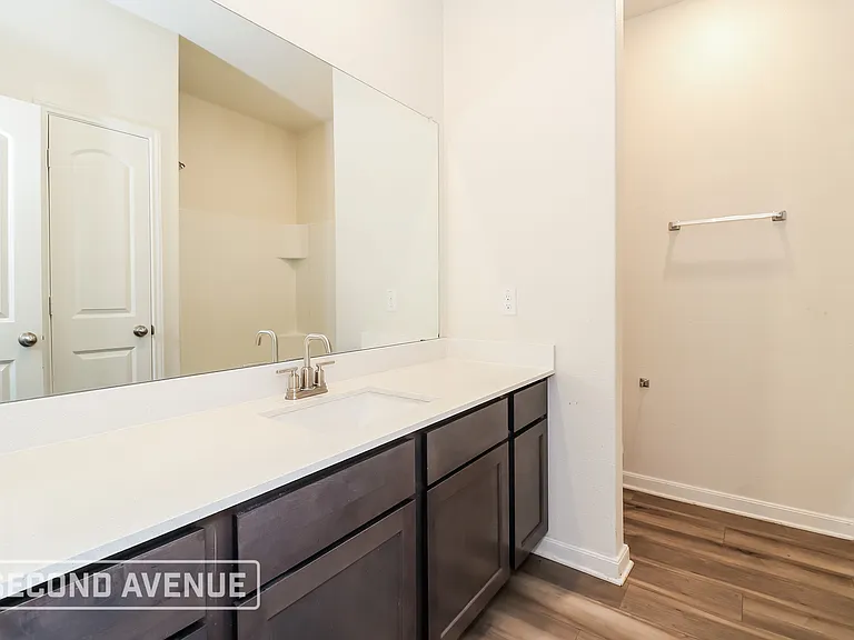 1329 Woodwinds Dr — Photo 13