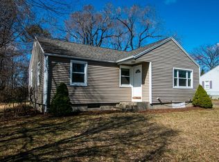 24 Tumbleweed Rd, Springfield, MA 01109
