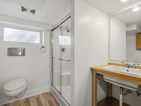 5th image of 1826 Laurel Ave