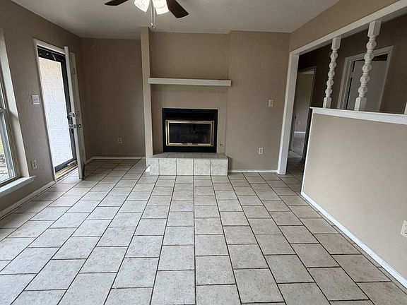 4th image of 829 Maple Shade Rd