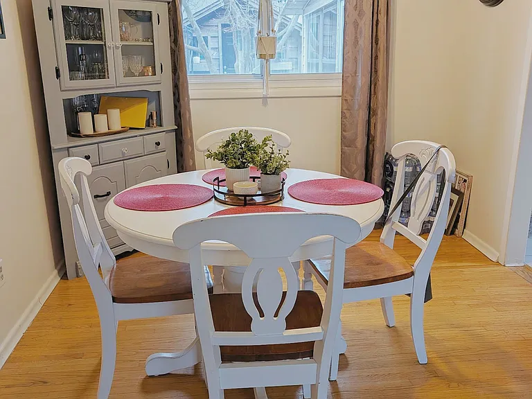 14 Lorraine Dr — Photo 4