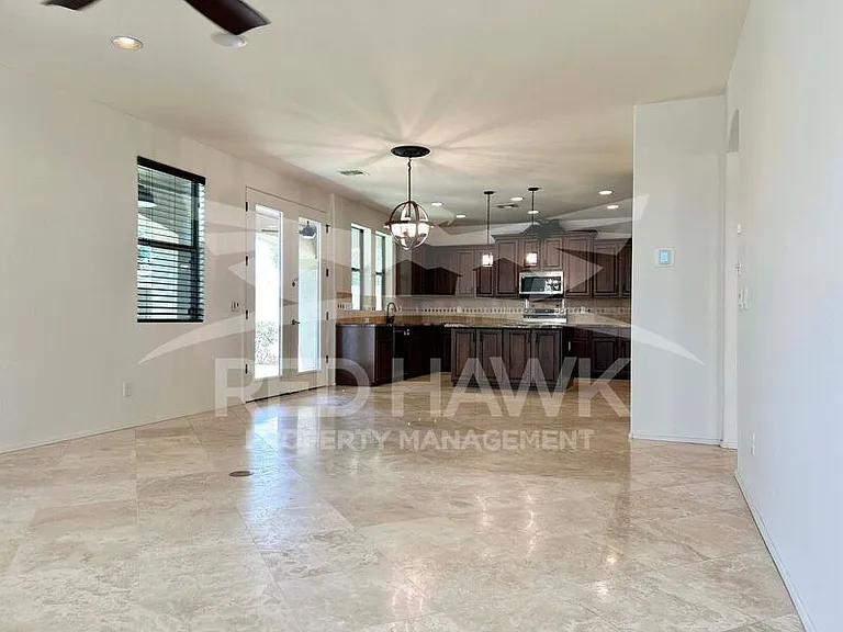 20697 W Delaney Dr — Photo 8