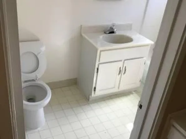 2520 S St APT 5, Sacramento, CA 95816