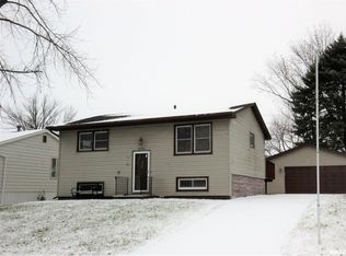 612 S 4th St, Eldridge, IA 52748