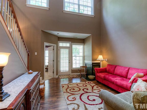 5th image of 709 Bartlett Cir