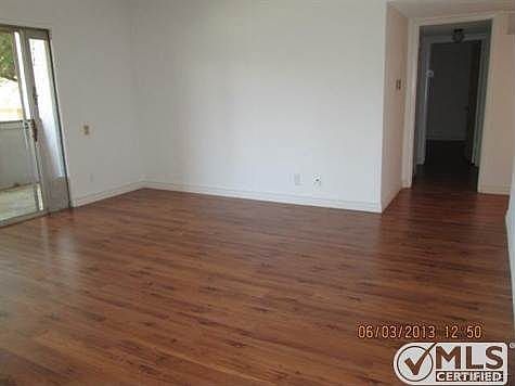 5th image of 14414 Addison St Unit 2
