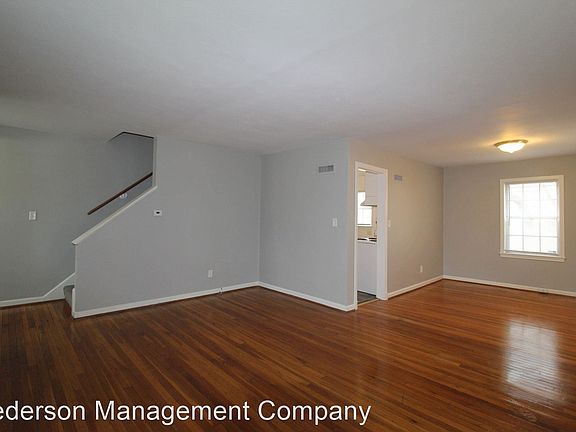3rd image of 7542 Terrace St