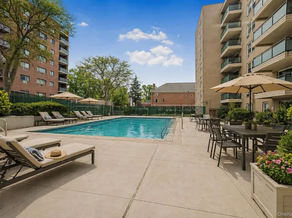 377 Westchester Ave APT 6J, Port Chester, NY 10573