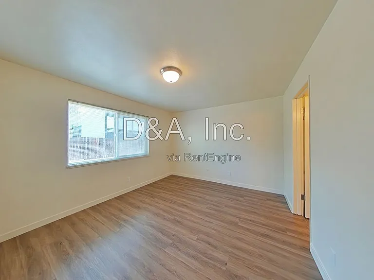 113 NW 11th St #100 — Photo 7