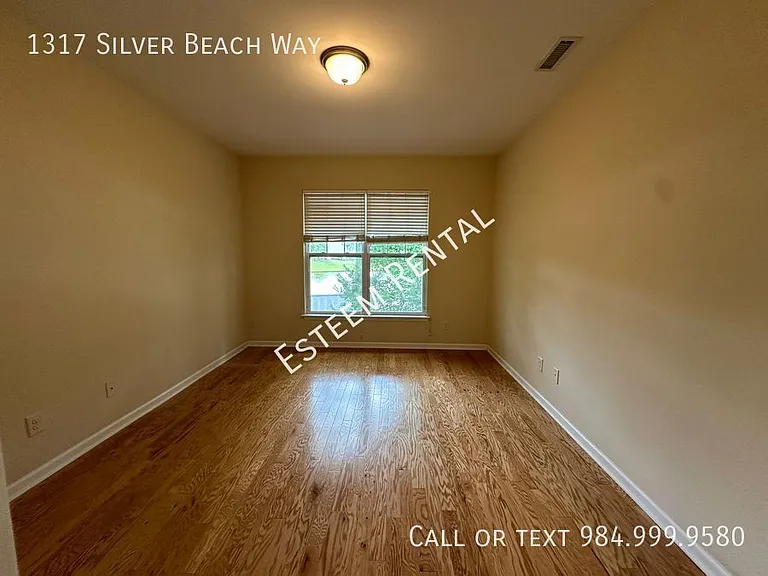 1317 Silver Beach Way — Photo 15