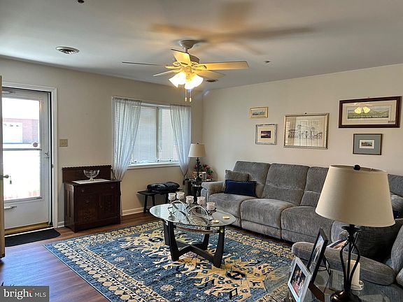 2nd image of 120 Southern Oak Dr #133