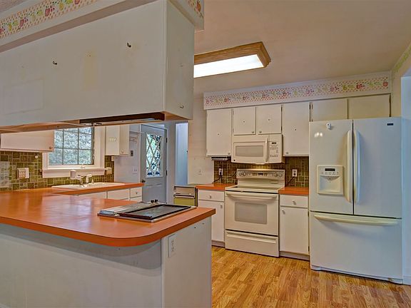 5th image of 3728 E 15th Ave