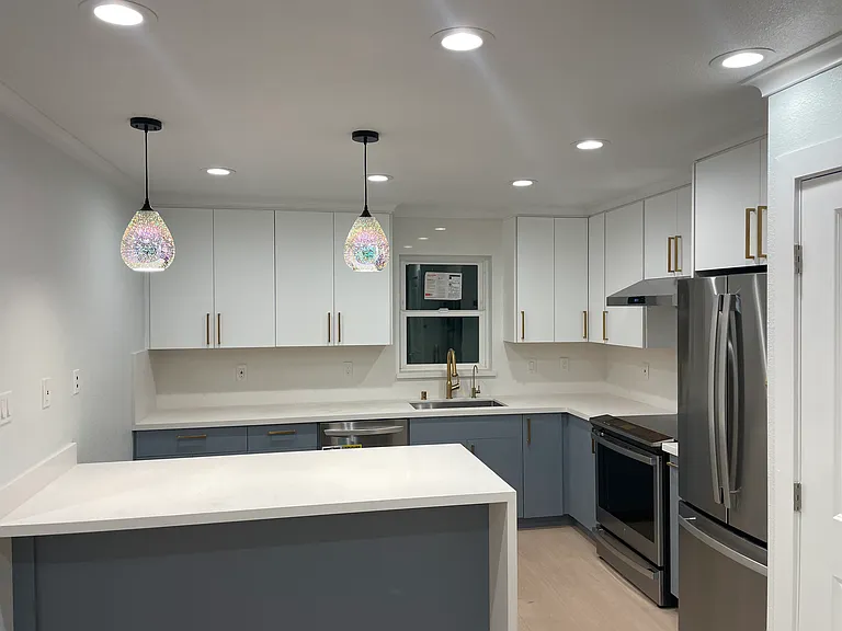 1281 Las Palmas Dr — Photo 6