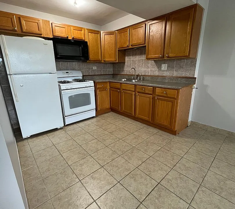 2951 Thatcher Ave