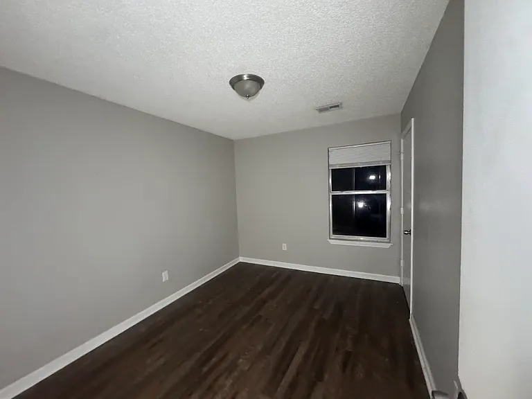1517 Patton St — Photo 5