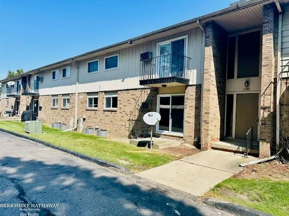 31555 Fraser Dr APT 19, Fraser, MI 48026
