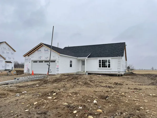 315 Savannah Dr, Walworth, WI 53184