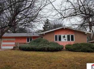 8511 Templeton Dr, Omaha, NE 68134