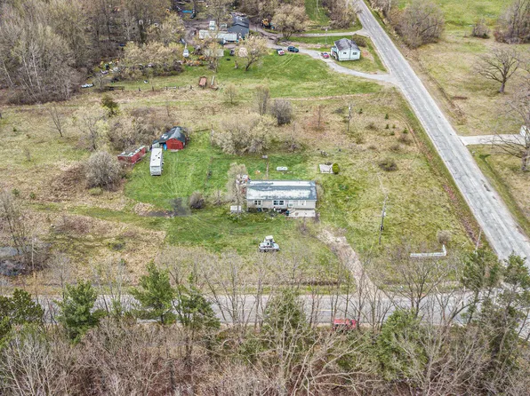 11025 E White Rd, Ravenna, MI 49451