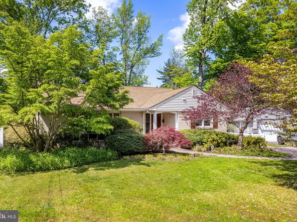 319 Longwood Dr, Haddonfield, NJ 08033