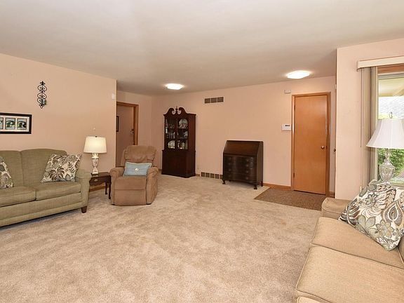 4th image of 3307 Erie STREET