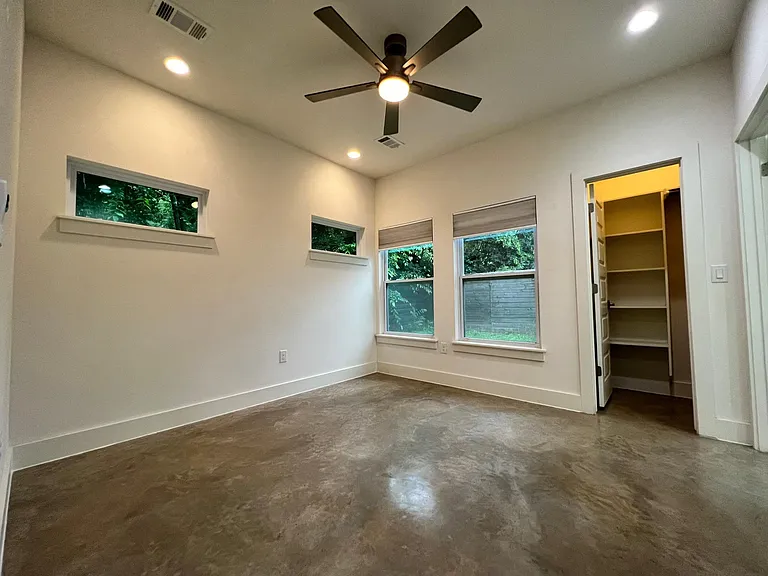 1003 Linden St #B — Photo 8