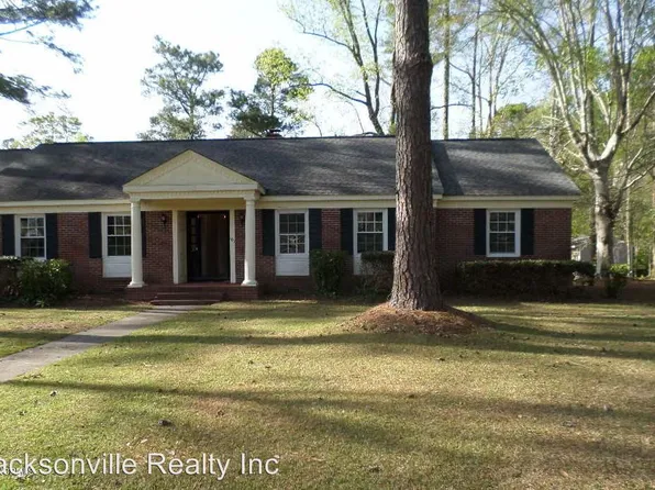 101 Courtland Dr, Jacksonville, NC 28546