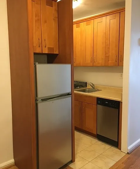 343 E 51st St #4-C — Photo 2