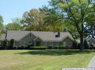 8860 Highway 301, Walls, MS 38680