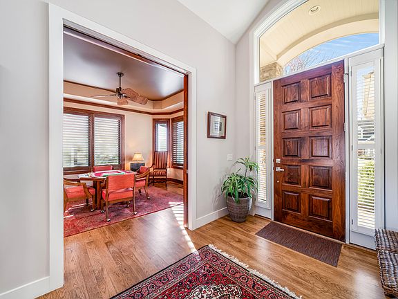 4th image of 2925 Woodgate Ln