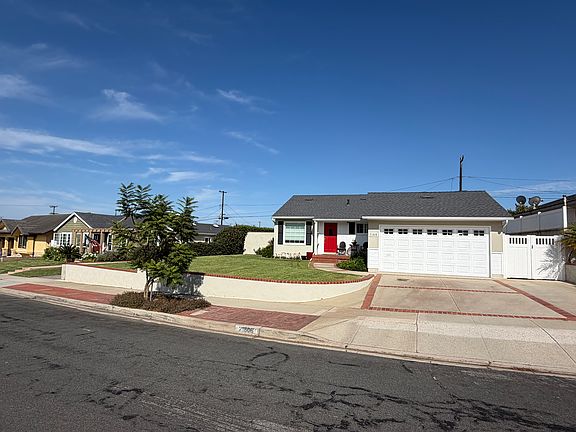 4th image of 21806 Redbeam Ave