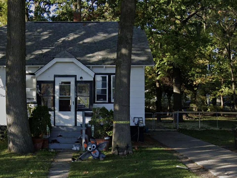 1st image of 1166 E Forest Ave
