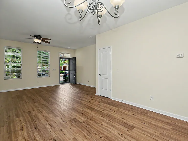 11233 Cedar Walk Ln — Photo 3