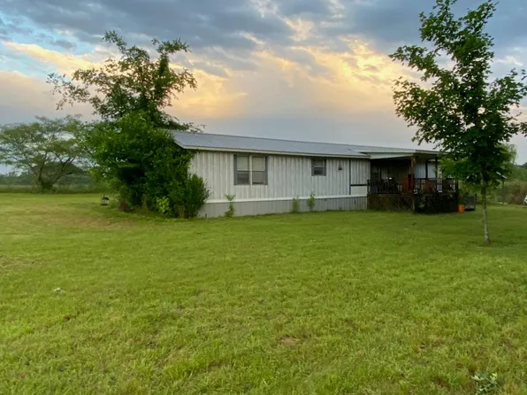 373 Davis Loop, Red Boiling Springs, TN 37150
