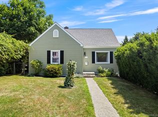 72 Sunset St, New London, CT 06320