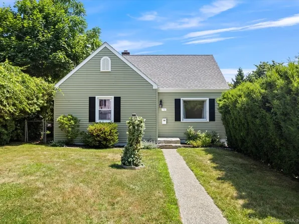 72 Sunset Street, New London, CT 06320