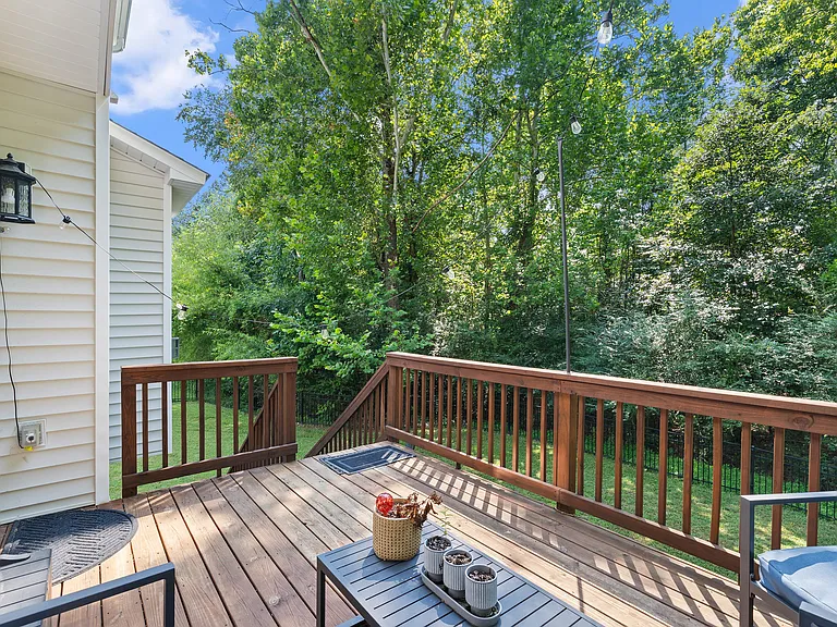 115 Owensboro Ct — Photo 42