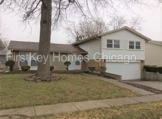 17621 Grandview Dr, Hazel Crest, IL 60429