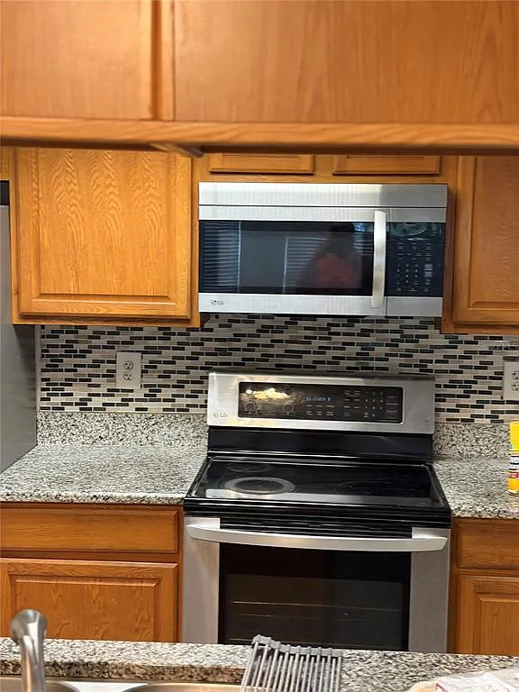 3 bed, 2.0 bath, 1287 sqft, $1,950 — Photo 3