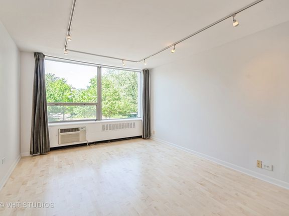 3rd image of 1455 N Sandburg Ter APT 205
