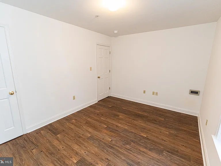 802 Travers St #4 — Photo 23