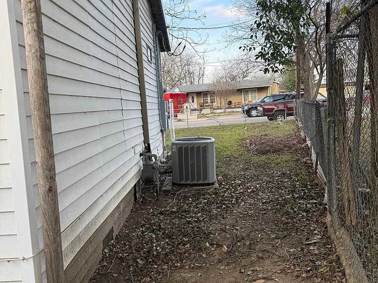 784 Samuels St — Photo 21