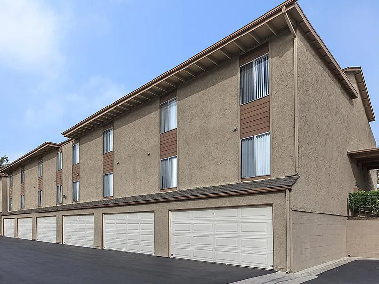 5001 Beach Blvd — Photo 7