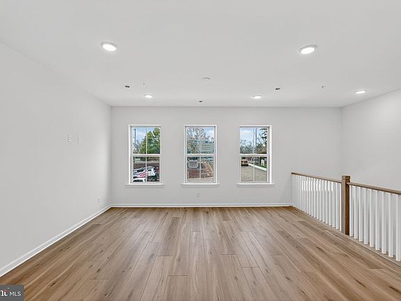 5th image of 103 Beacon Ct #10102
