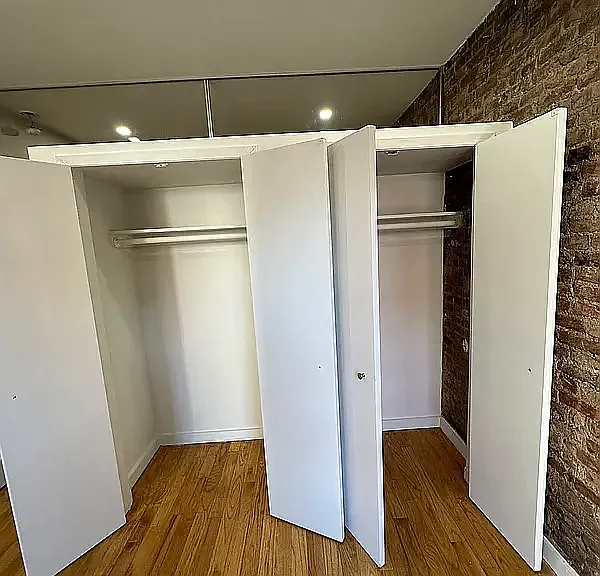 166 Elizabeth St #1B — Photo 3