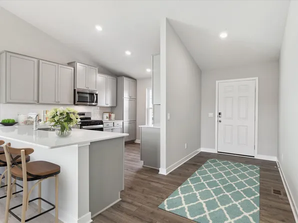2163 Ardmore Pl, Shakopee, MN 55379