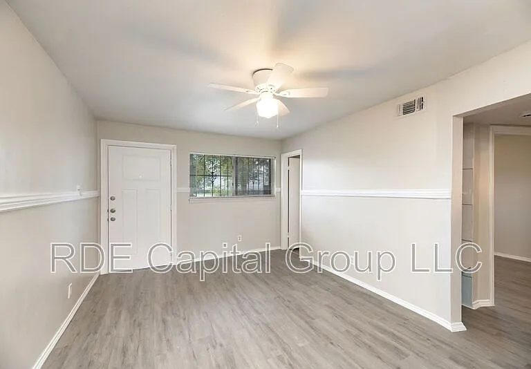 2408 Meyers St #204 — Photo 4